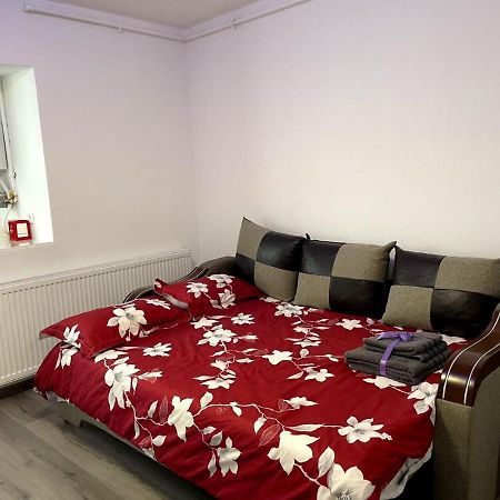 Julia Apartament Zalău Esterno foto