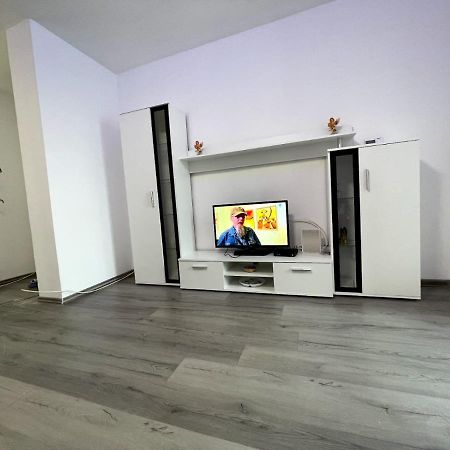 Julia Apartament Zalău Esterno foto