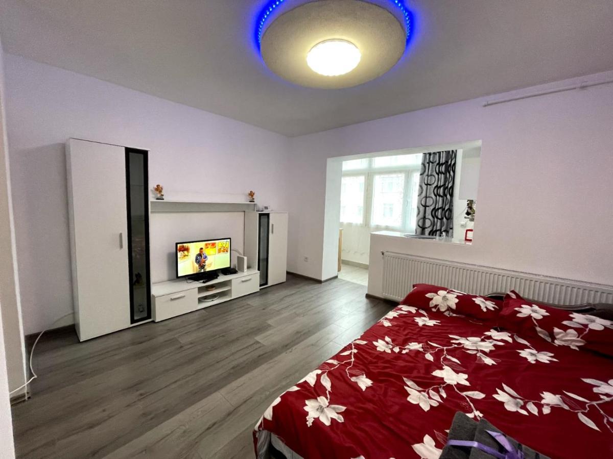 Julia Apartament Zalău Esterno foto