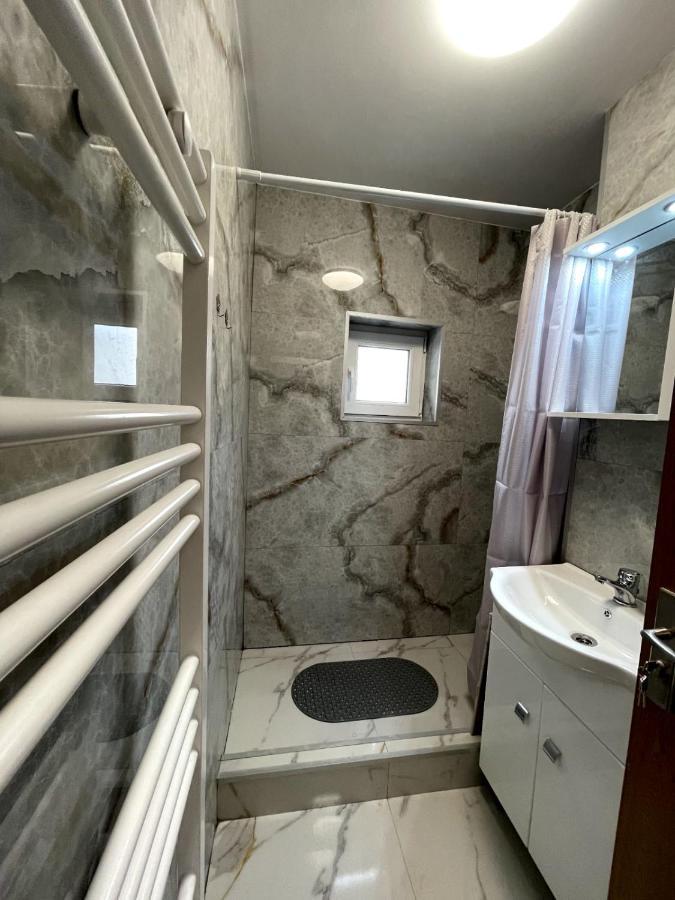 Julia Apartament Zalău Esterno foto